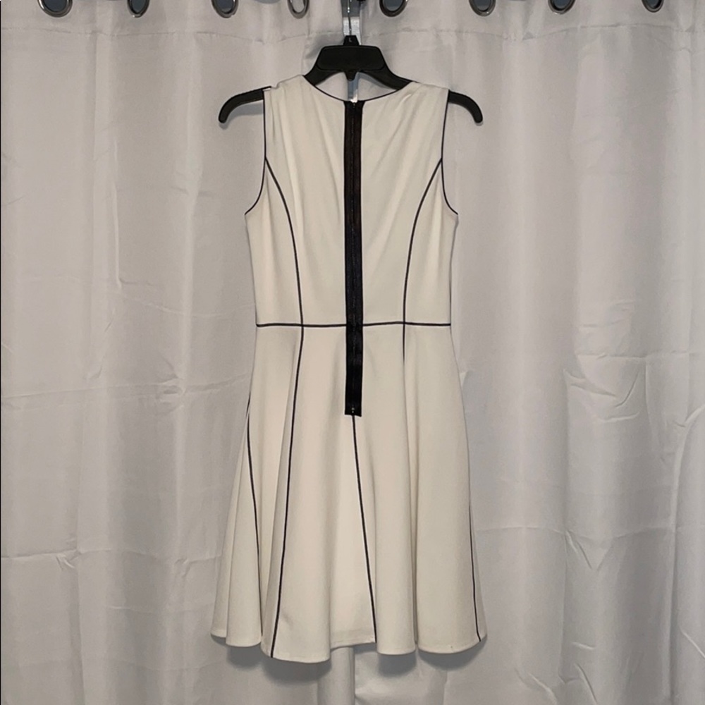 Calvin Klein White dress with black details - Picture 2 of 2